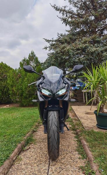 Honda CBR 650R Prelep