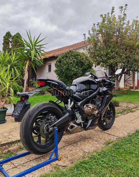 Honda CBR 650R Prelep