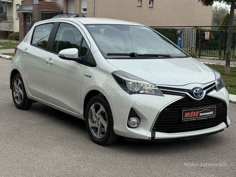Toyota Yaris 1.5 Hybrid Led Kam