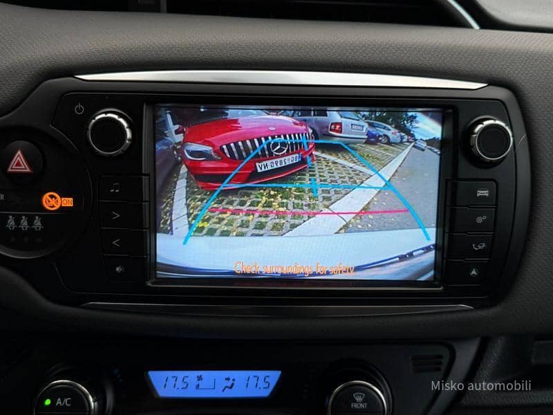 Toyota Yaris 1.5 Hybrid Led Kam