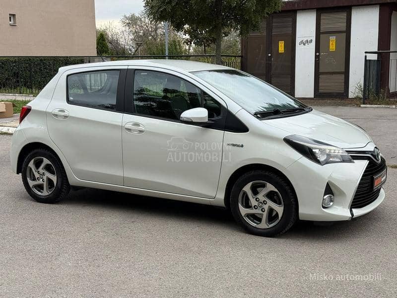 Toyota Yaris 1.5 Hybrid Led Kam