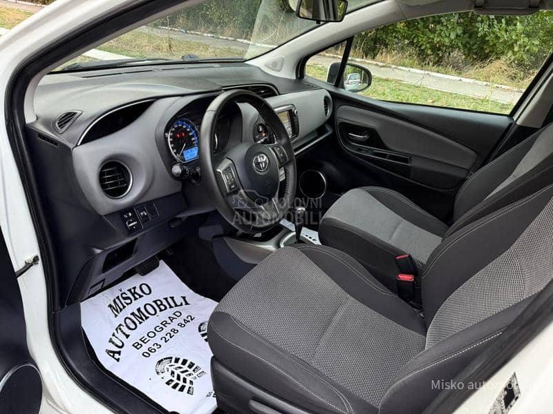 Toyota Yaris 1.5 Hybrid Led Kam