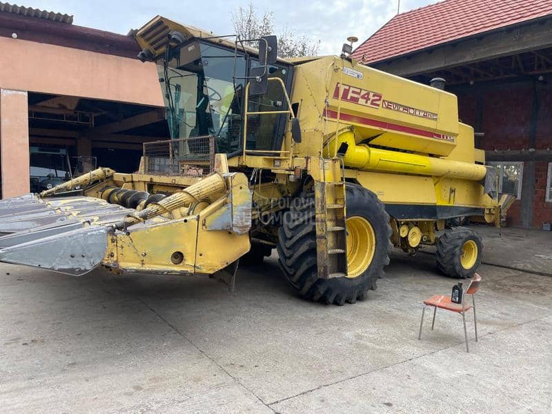 New Holland Tf42