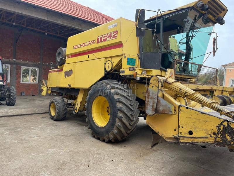 New Holland Tf42