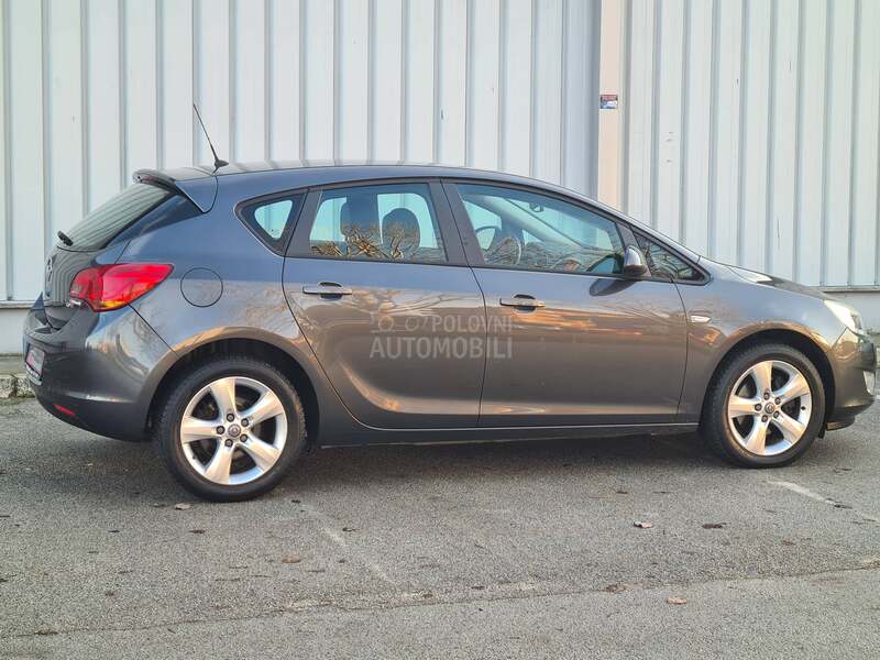 Opel Astra J 1.7cdti ENJOY