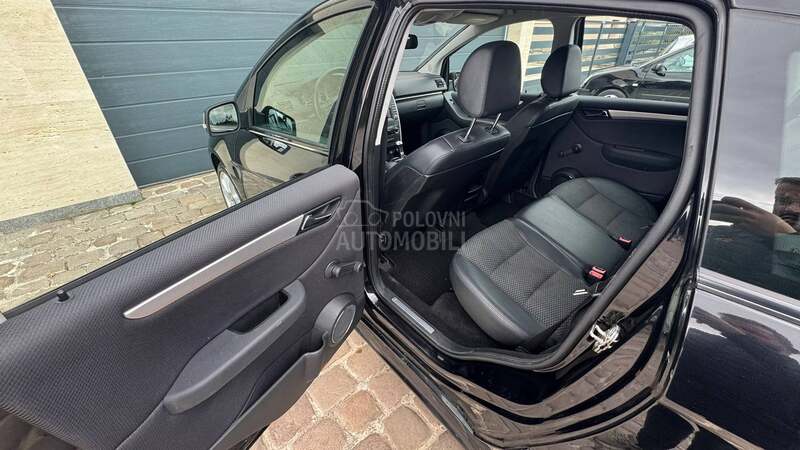 Mercedes Benz B 180 A.U.T.O.M.A.T