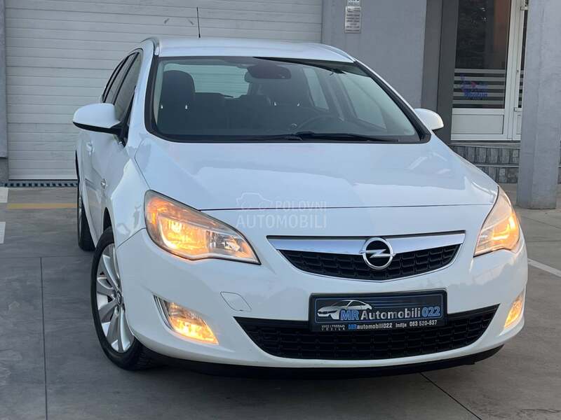 Opel Astra J 1.7CDTi COSMO