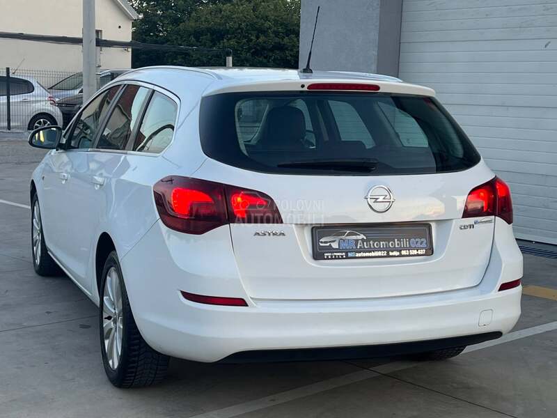Opel Astra J 1.7CDTi COSMO