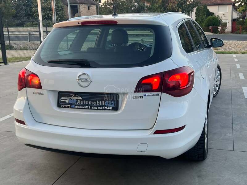 Opel Astra J 1.7CDTi COSMO