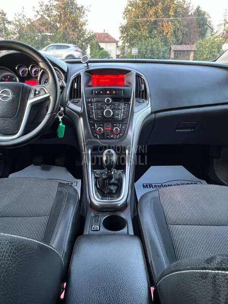 Opel Astra J 1.7CDTi COSMO