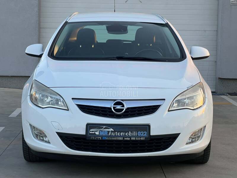 Opel Astra J 1.7CDTi COSMO