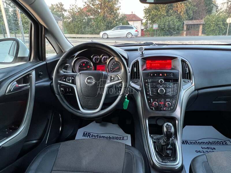 Opel Astra J 1.7CDTi COSMO