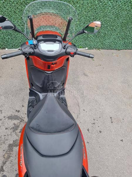 Piaggio beverly 300 hpe
