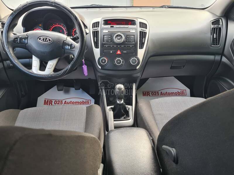 Kia cee`d 1.4 LX Champion