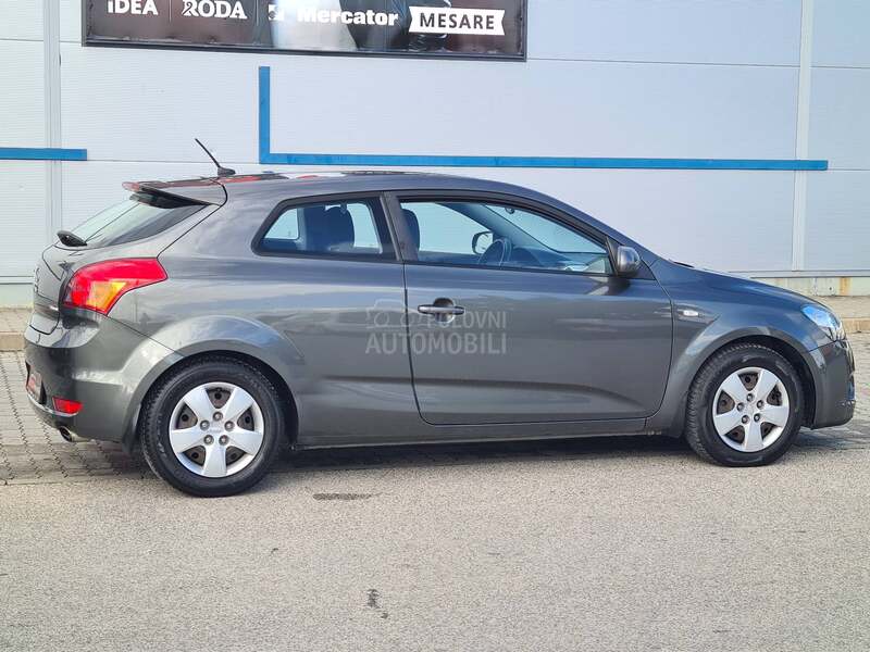 Kia cee`d 1.4 LX Champion