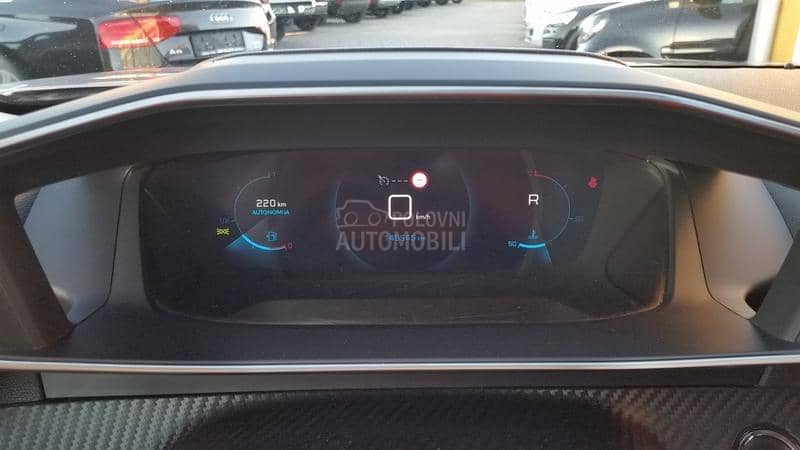Peugeot 2008 ALLURE/RESTY/AUT/N0V