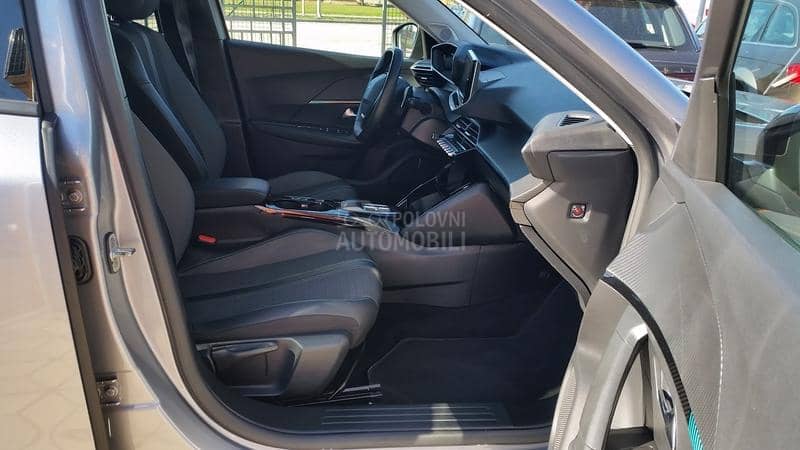 Peugeot 2008 ALLURE/RESTY/AUT/N0V
