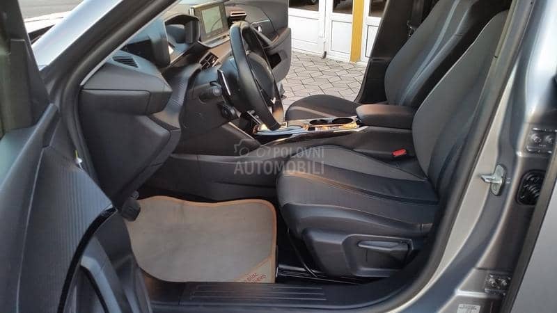 Peugeot 2008 ALLURE/RESTY/AUT/N0V
