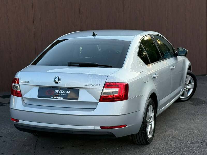 Škoda Octavia DSG/Nav/Tempomat