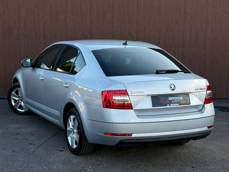 Škoda Octavia DSG/Nav/Tempomat
