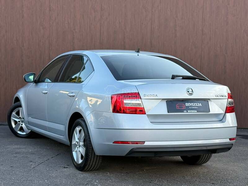 Škoda Octavia DSG/Nav/Tempomat