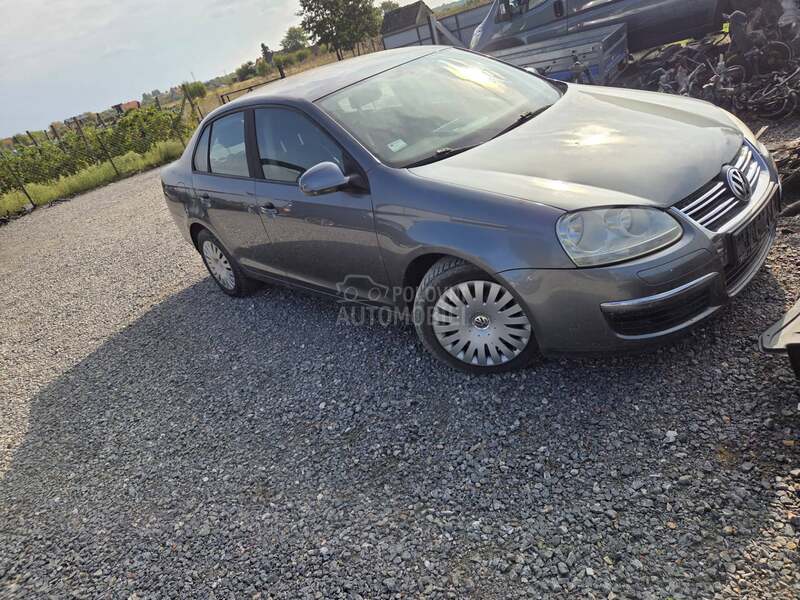 Volkswagen Jetta -  kompletan auto u delovima
