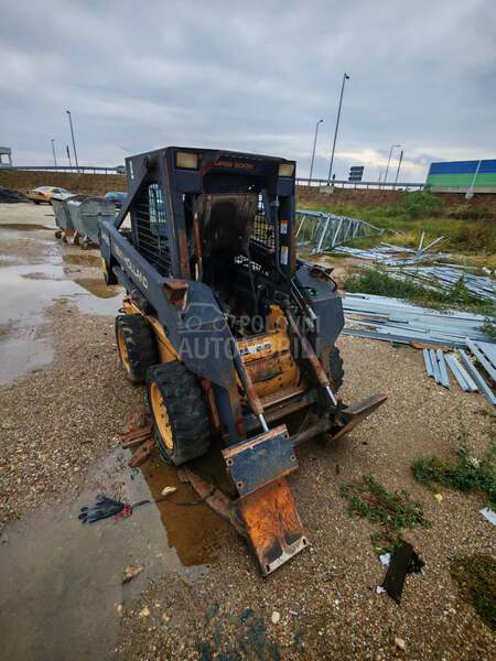 New Holland Lx465