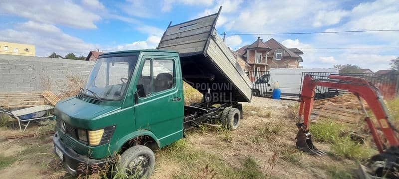 Mercedes Benz 307 406