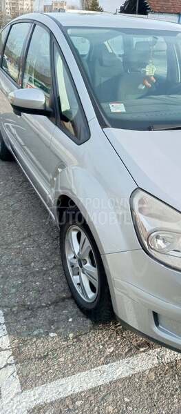Ford S/MAX
