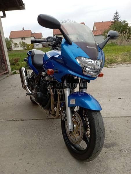Kawasaki ZR7s