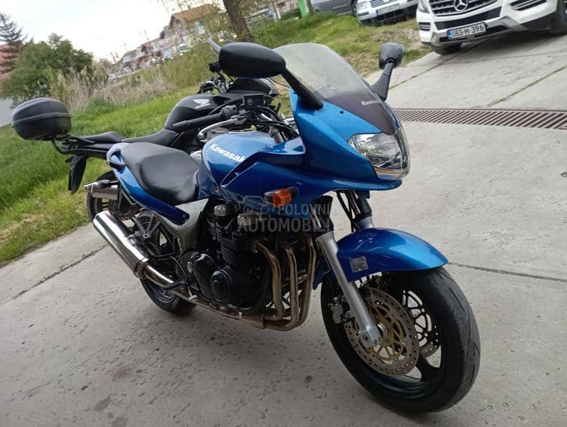 Kawasaki ZR7s