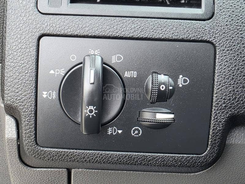 Ford Kuga OVAKVA NEMA