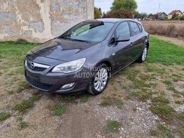 Opel Astra J 