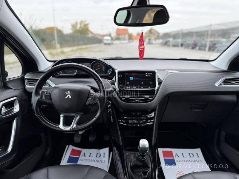 Peugeot 2008 1.2 Puretech Allure