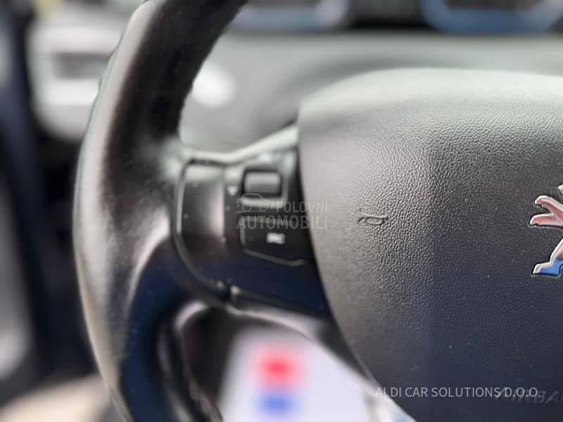 Peugeot 2008 1.2 Puretech Allure