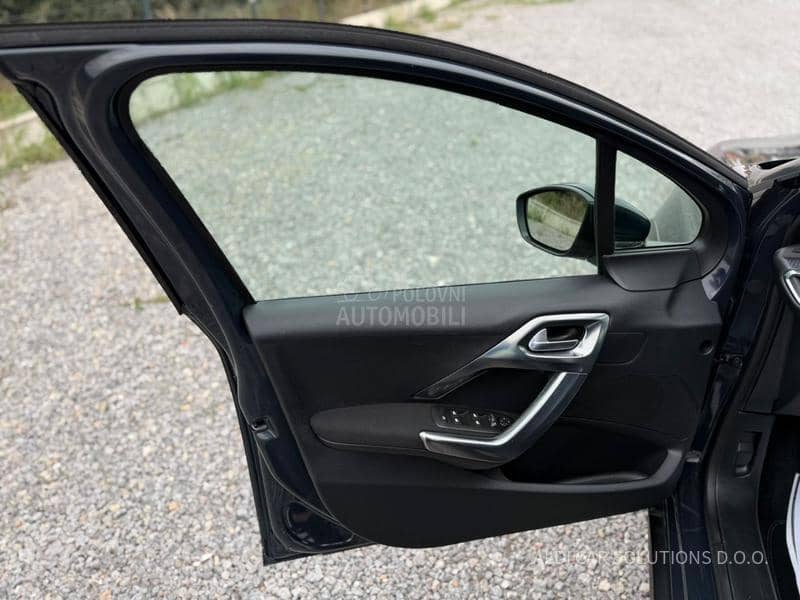 Peugeot 2008 1.2 Puretech Allure