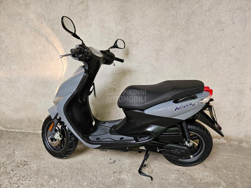 Yamaha Neos 4