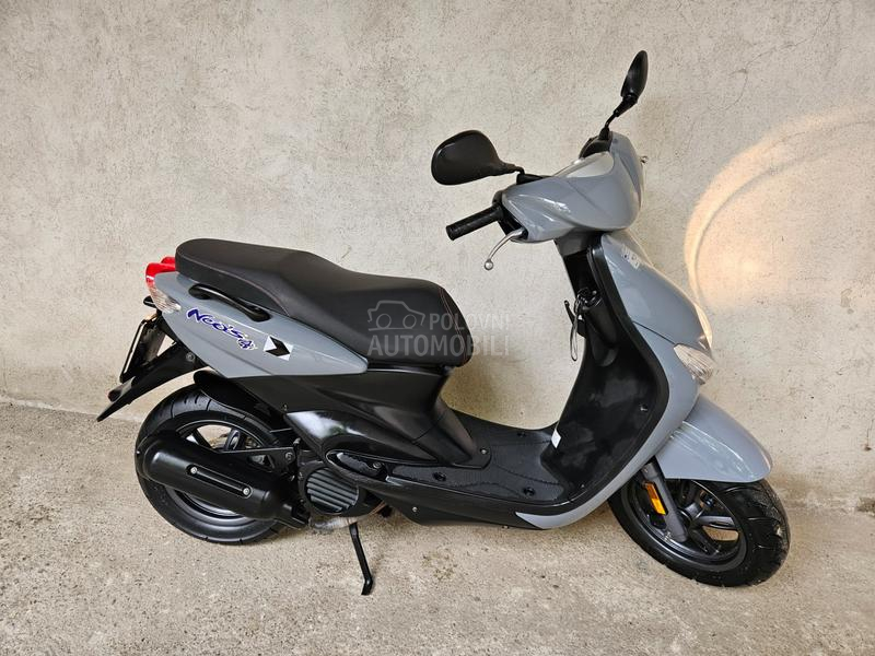 Yamaha Neos 4