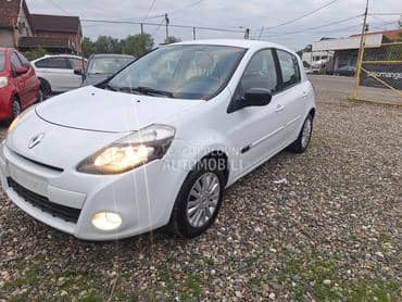 Renault Clio n.a.v.i.g.a.c.i.j.a