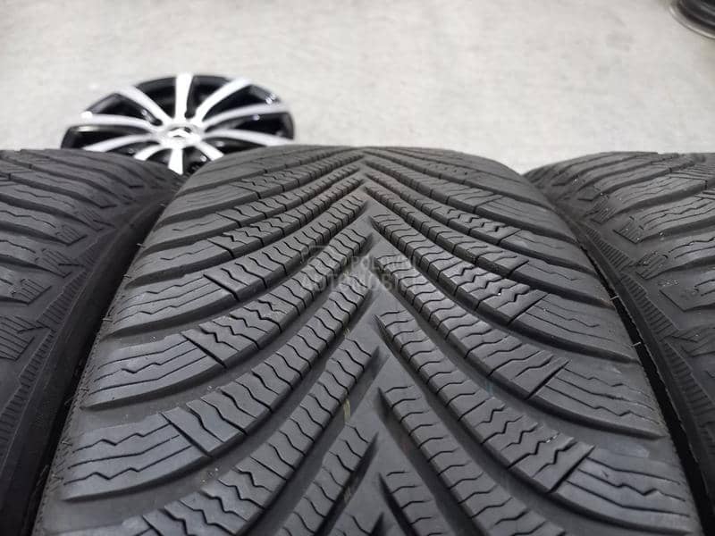 Michelin 215/55 R17 Zimska