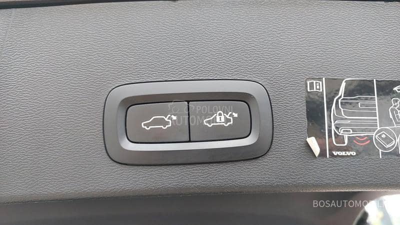 Volvo XC40 2.0 AVD PRO