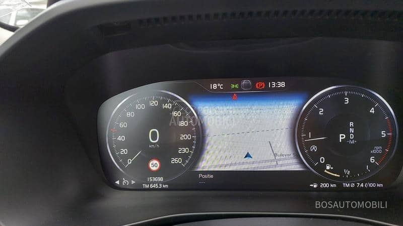 Volvo XC40 2.0 AVD PRO