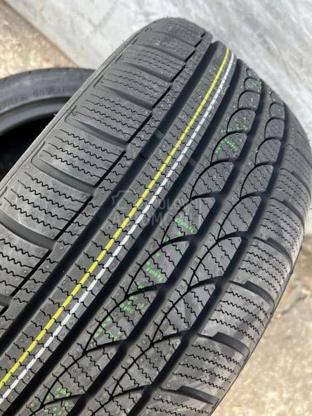 Tracmax 275/40 R19 Zimska