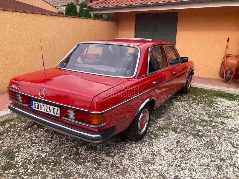 Mercedes Benz W123 