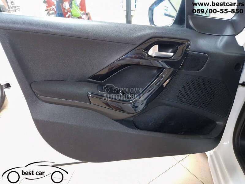 Peugeot 208 4 Sedista N1