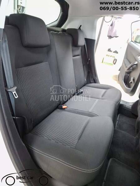 Peugeot 208 4 Sedista N1