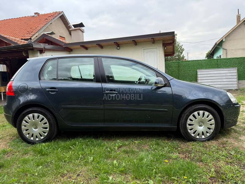 Volkswagen Golf 5 1.6 8V 98.ooo