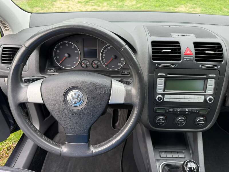 Volkswagen Golf 5 1.6 8V 98.ooo