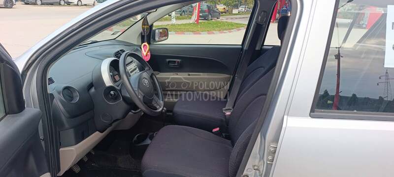 Daihatsu Sirion 