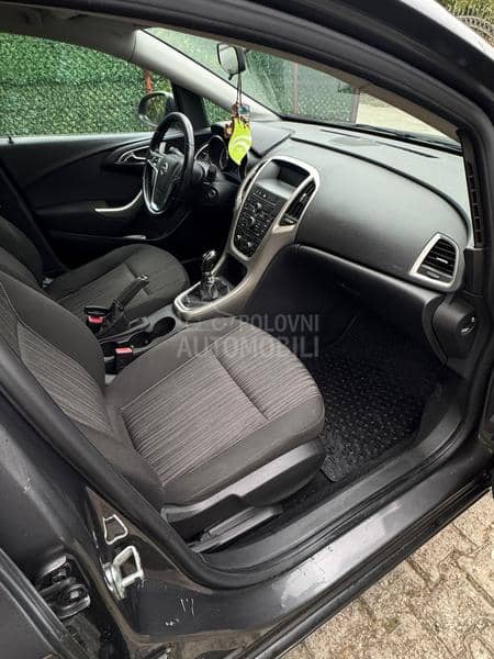 Opel Astra J 1.7 cdti